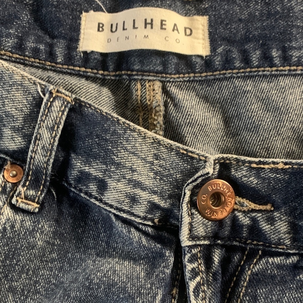 (Size 5)Bullhead Women's Distressed Denim Shorts - Picture 2 of 4